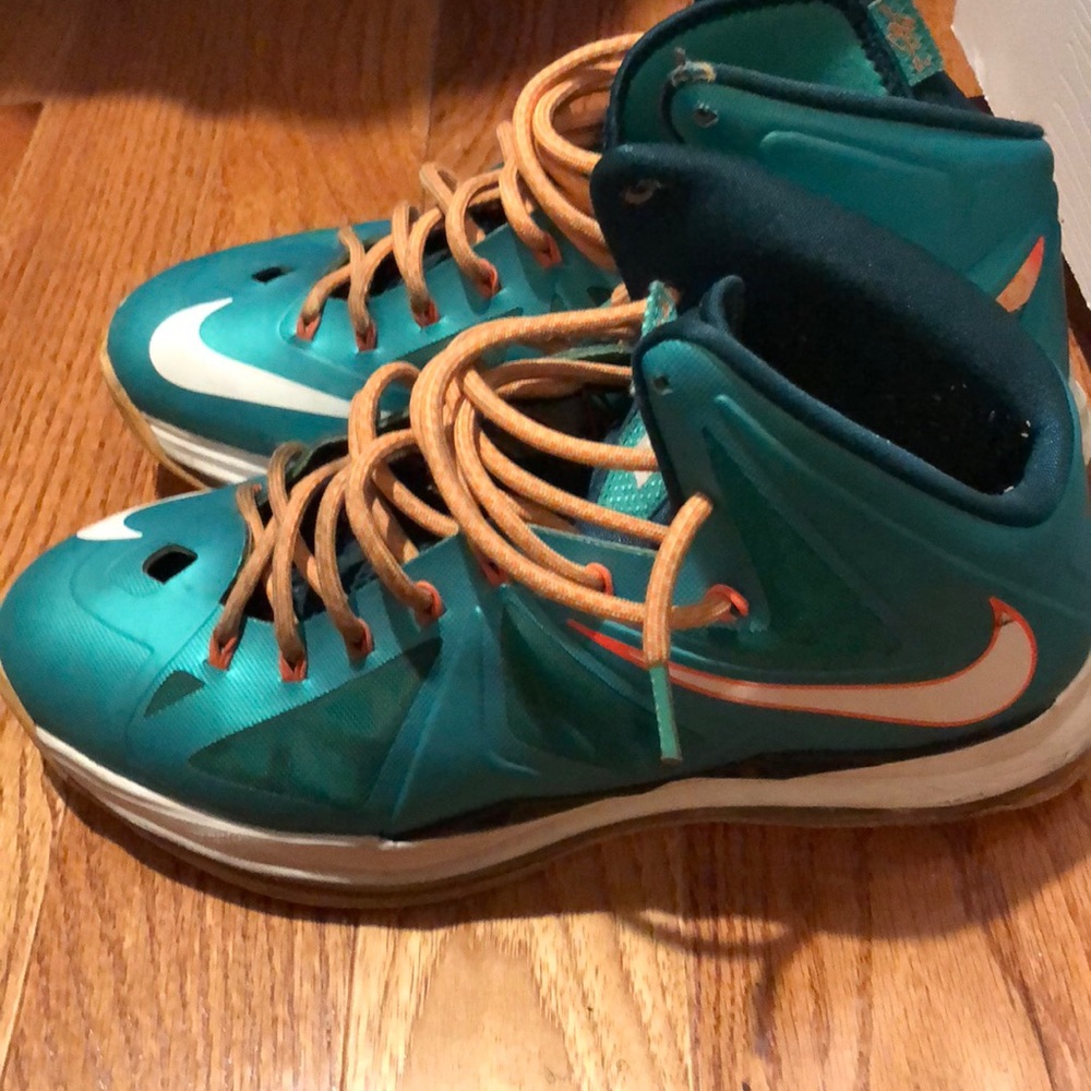 NIKE LEBRON X 10 MIAMI DOLPHINS SZ 9.5